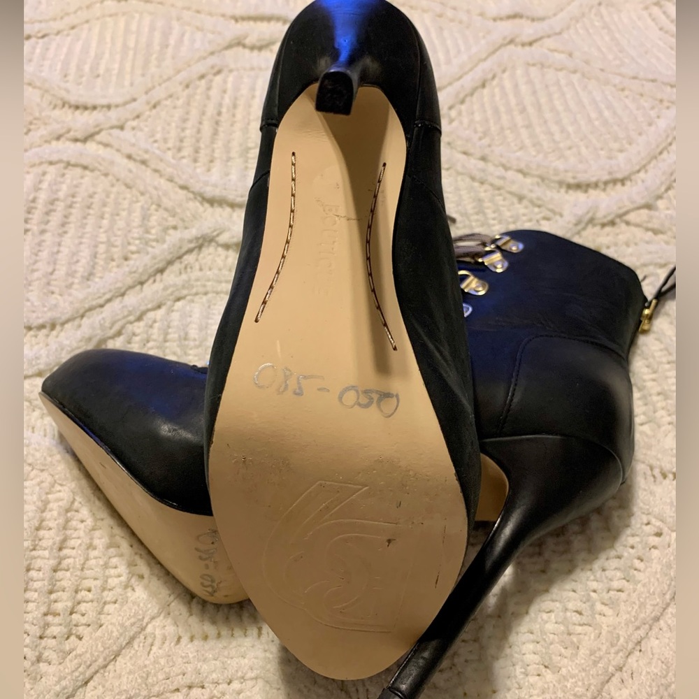 Boutique 9 Black Lace Up Boots size 8.5 style Barrow NEW - Picture 6 of 7